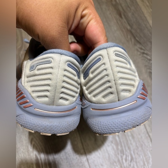 Brooks adrenaline GTS 22 size 6.5- 23.5 cm - Picture 7 of 8